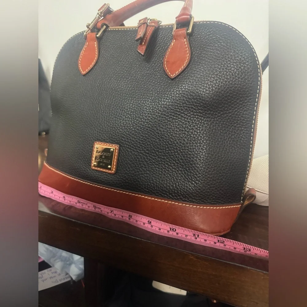 Dooney & Bourke Pebble Grain Zip Zip Satchel EUC